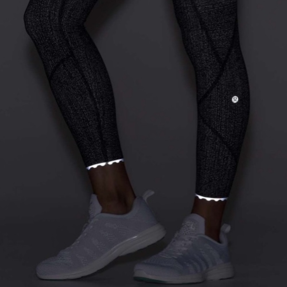 LULULEMON NWT 2 XS Tight Stuff Leggings Pants Fitness Gym workout yoga Pilates - Picture 3 of 12
